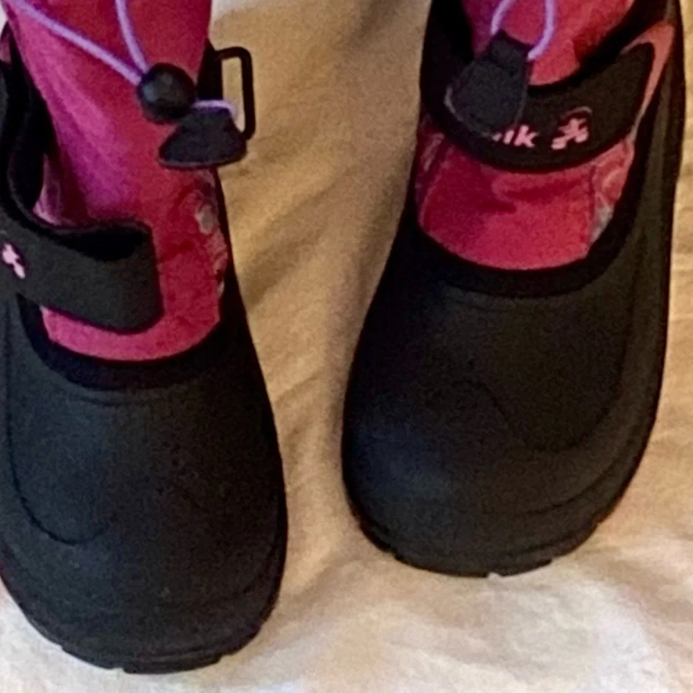 VGUC Kamik Sz-1 Grade School Kids-Fun Pink/Black Snow Boots, Gently Worn, Unisex
